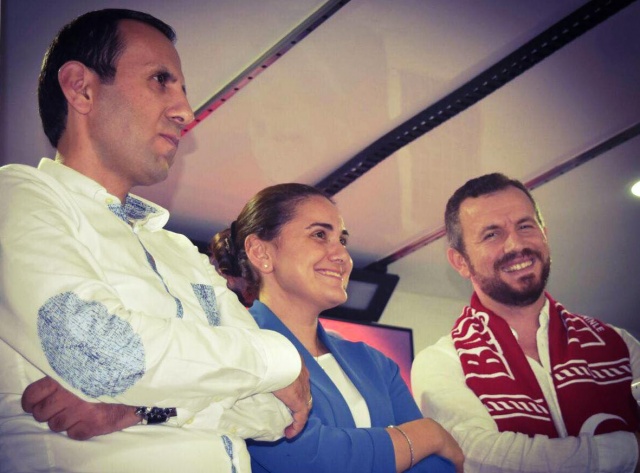 Ak Parti Ataşehir Demokrasi Nöbeti Taçlandırıldı 2016